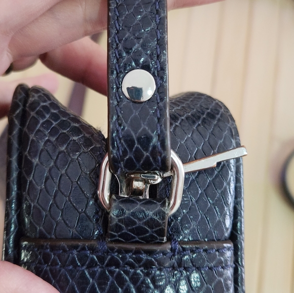 MASSIMO DUTTI Navy Crossbody with Burgundy/Macy Straps - Picture 7 of 9